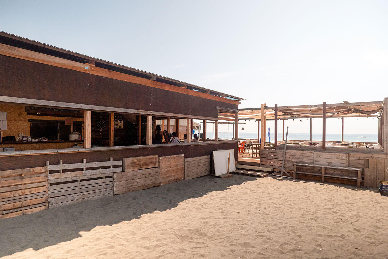 海の家（海猫亭） | 「サザンビーチちがさき」茅ヶ崎海水浴場事業協同組合